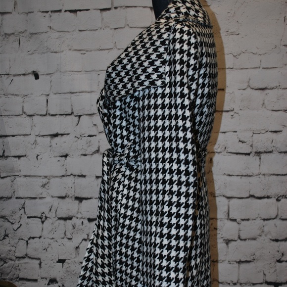 Houndstooth belted wrap coat from Eden Court - Picture 4 of 6